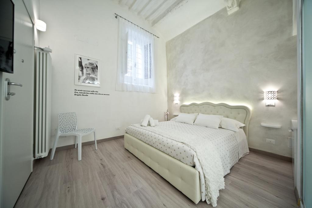 Whitehouse Hotel Colle di Val d'Elsa Exterior photo