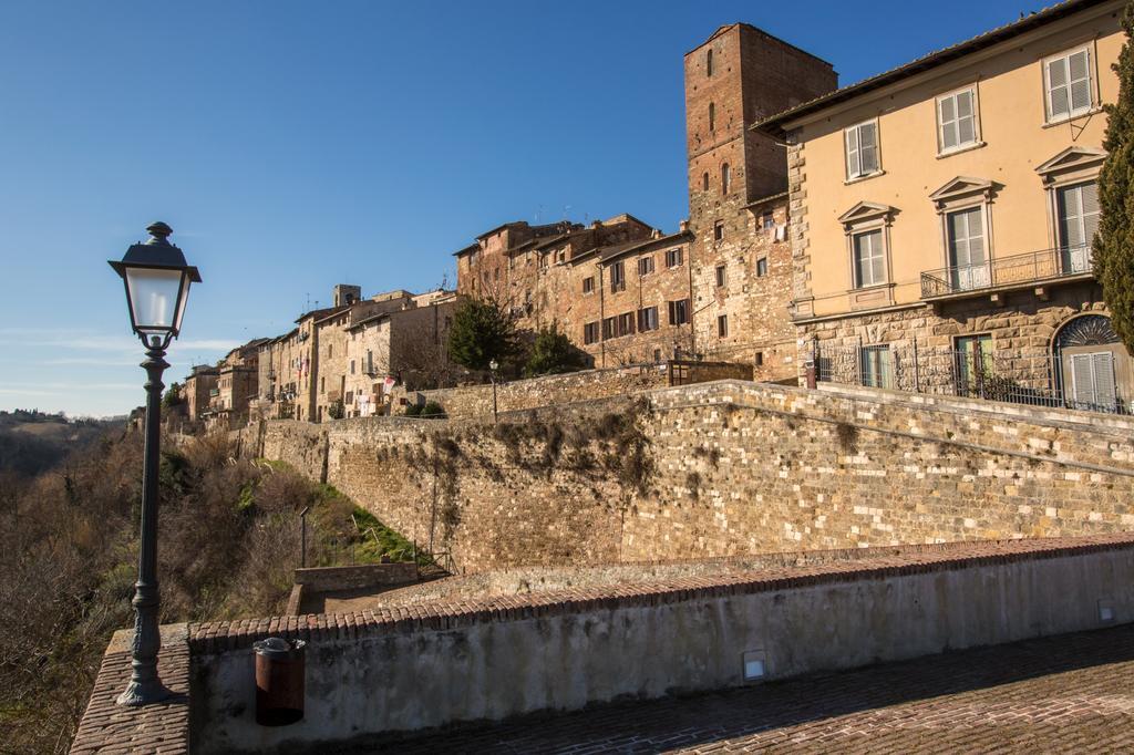 Whitehouse Hotel Colle di Val d'Elsa Exterior photo